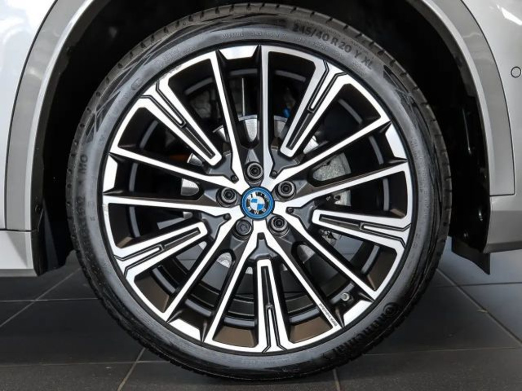BMW iX1