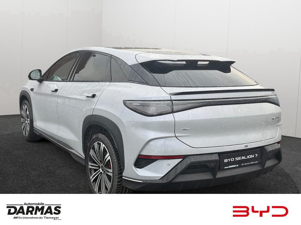 BYD Sealion 7