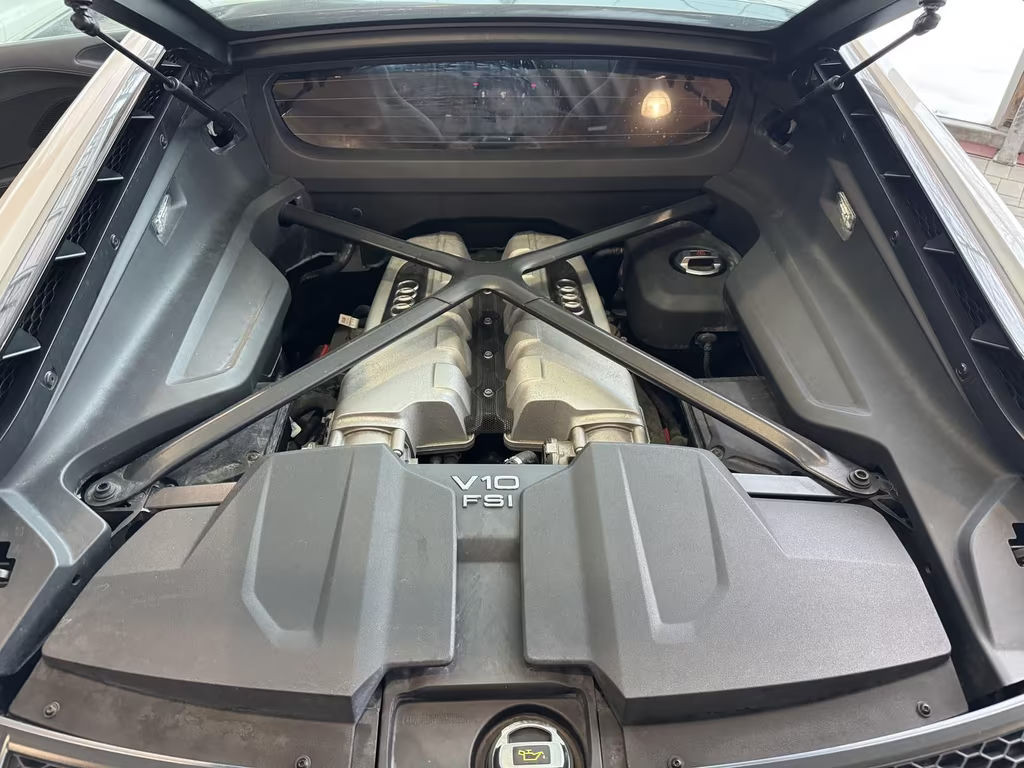 Audi R8