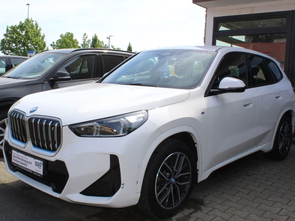 BMW iX1
