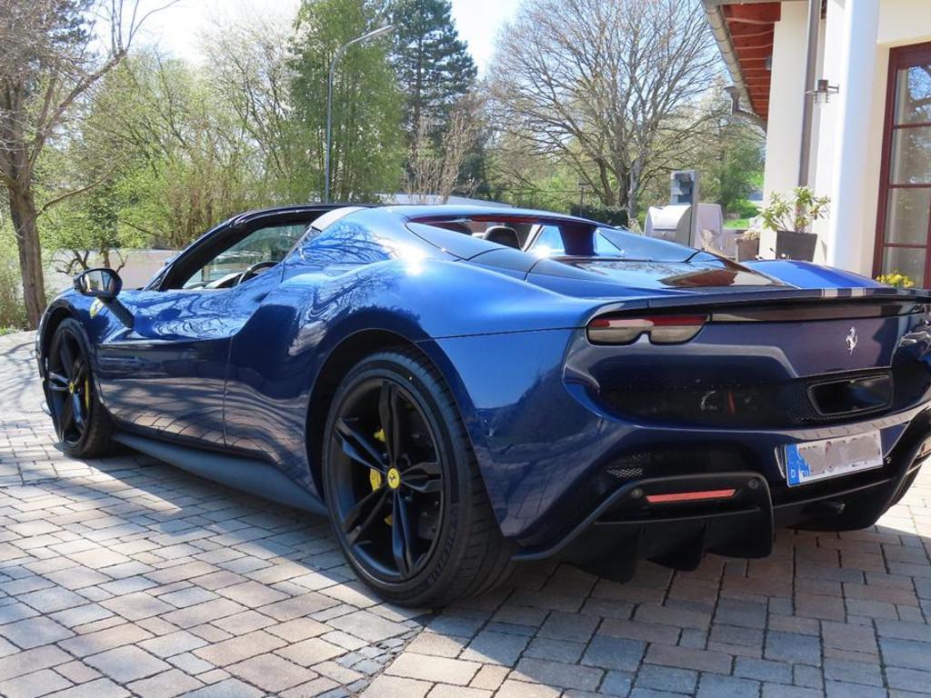 Ferrari 296 GTS