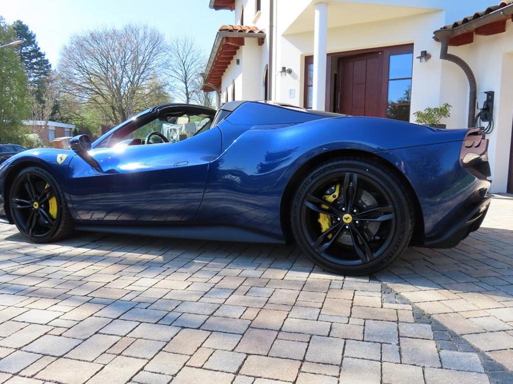 Ferrari 296 GTS