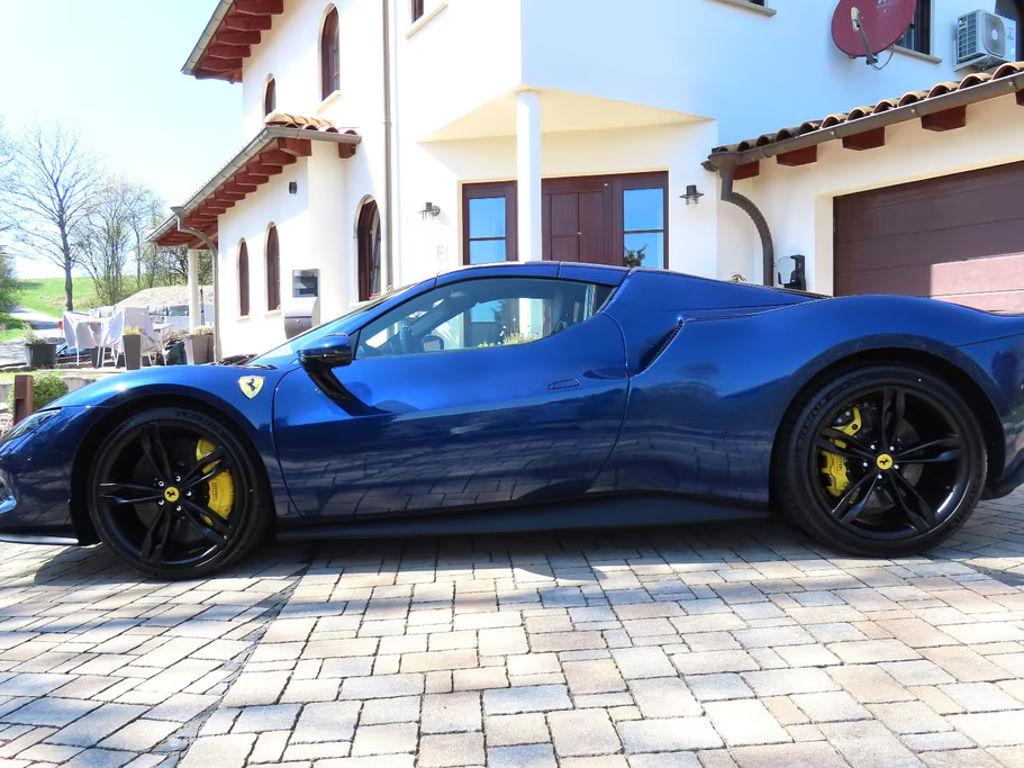 Ferrari 296 GTS