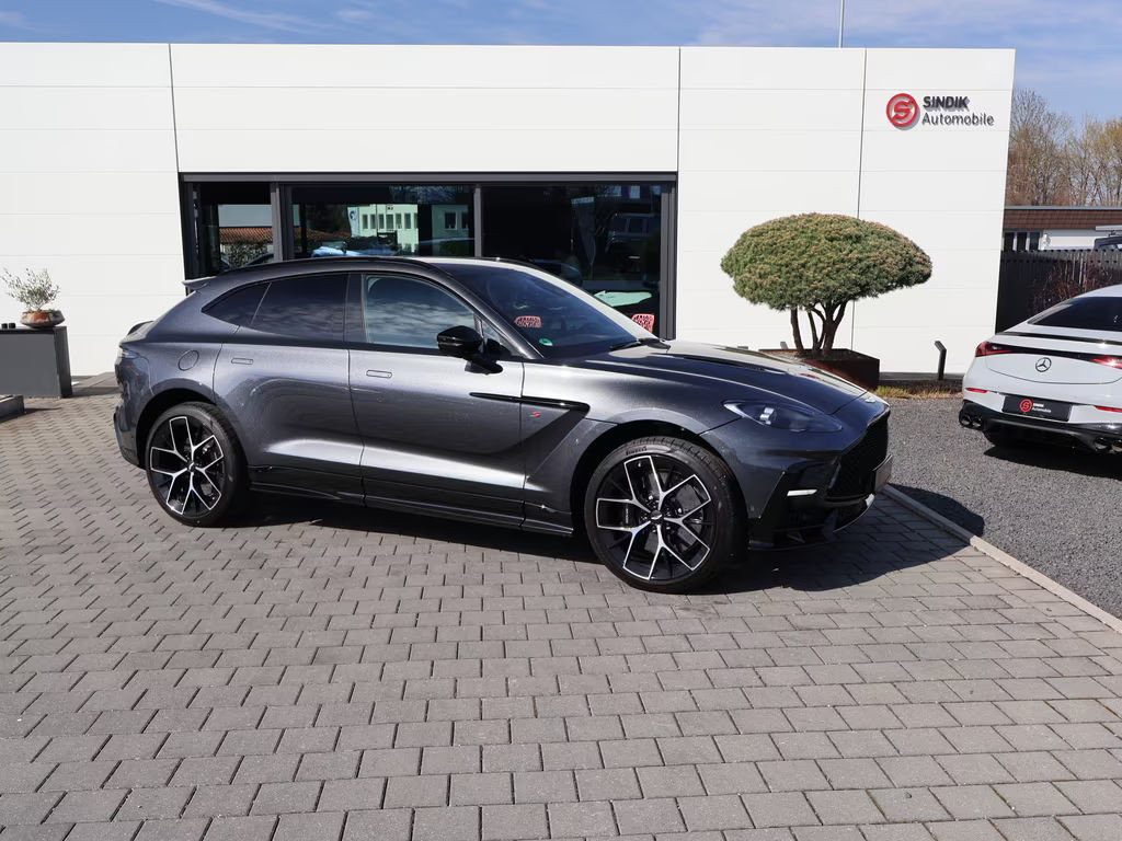 Aston Martin DBX