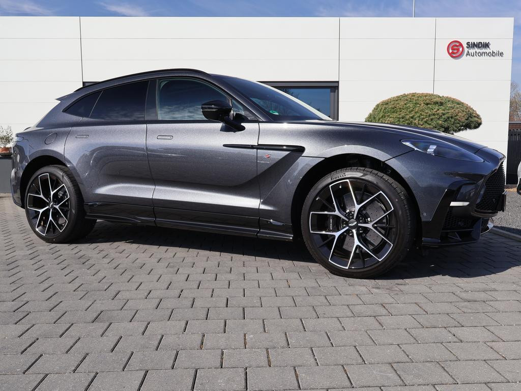 Aston Martin DBX