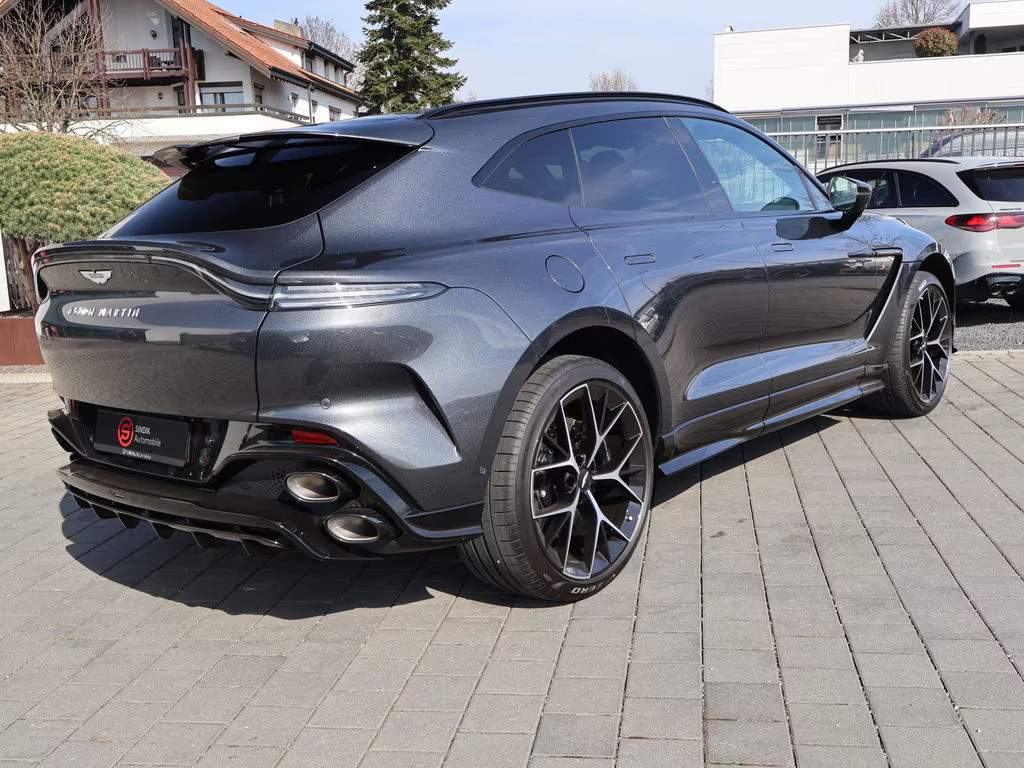 Aston Martin DBX