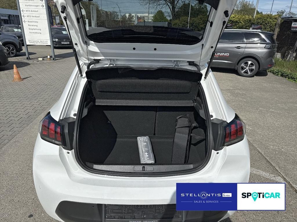 Peugeot e-208