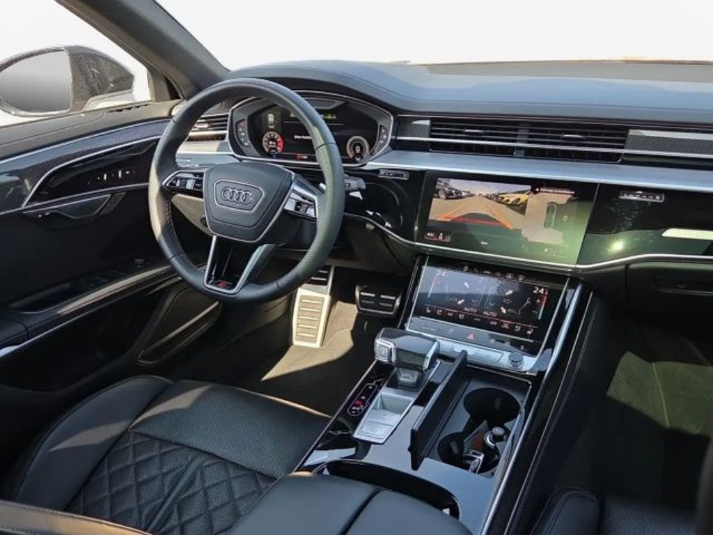 Audi S8