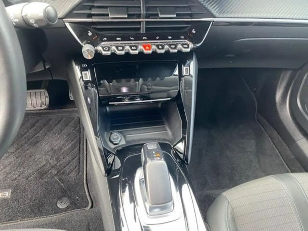 Peugeot e-2008