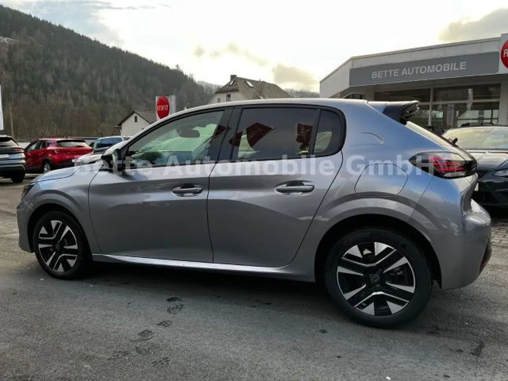 Peugeot e-208