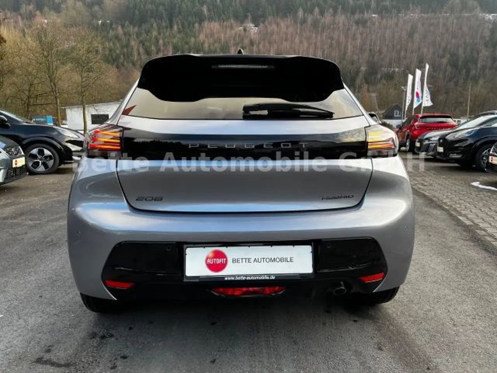 Peugeot e-208