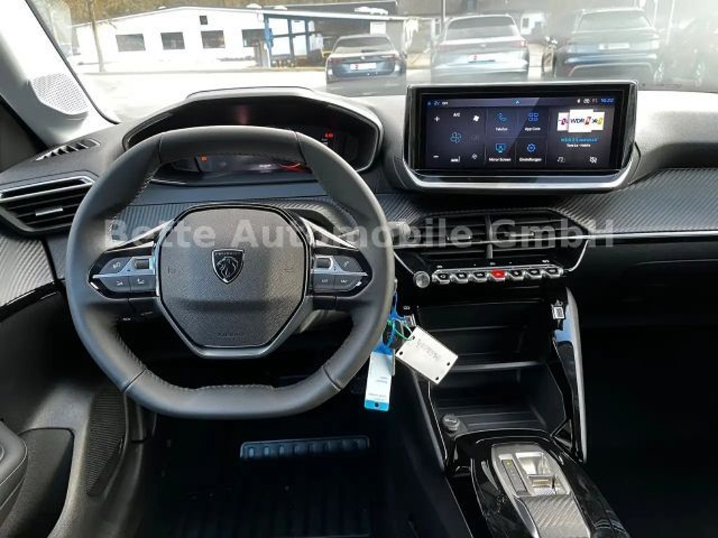 Peugeot e-208