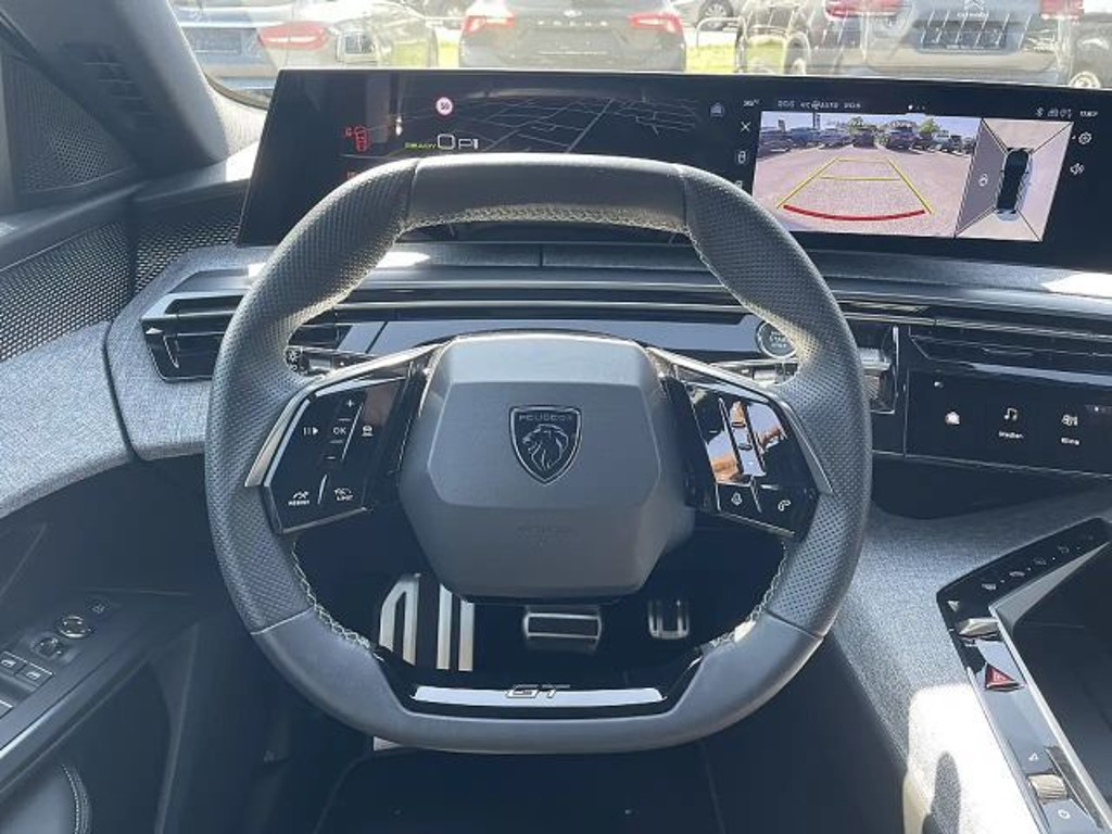 Peugeot E-3008