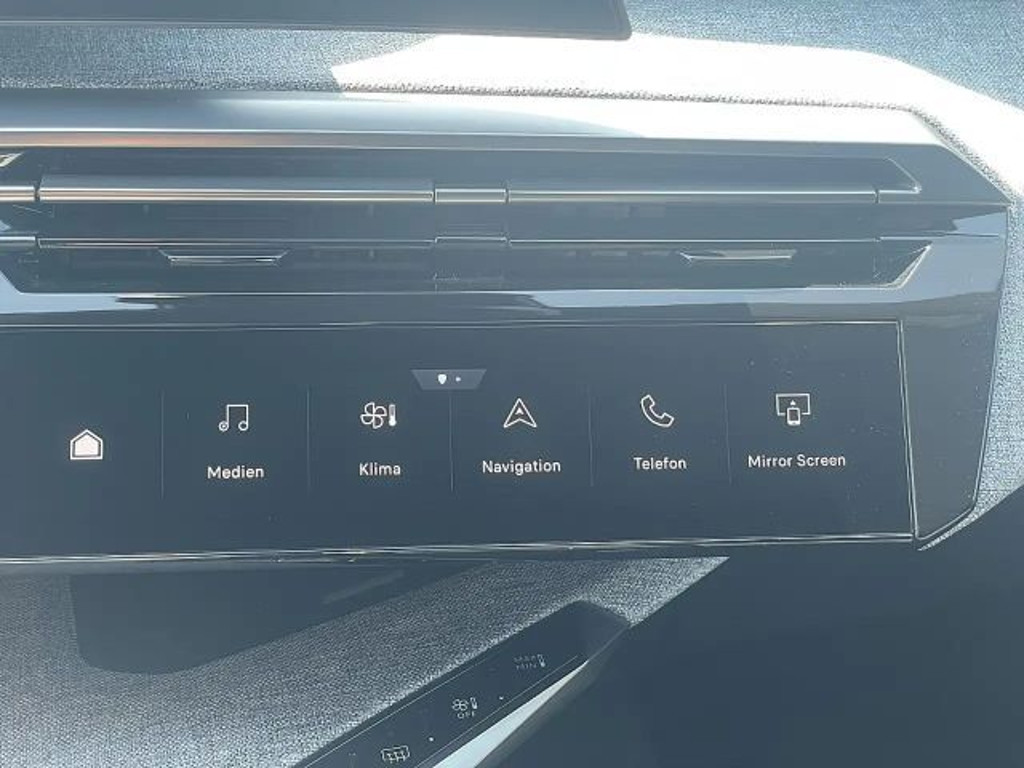Peugeot E-3008