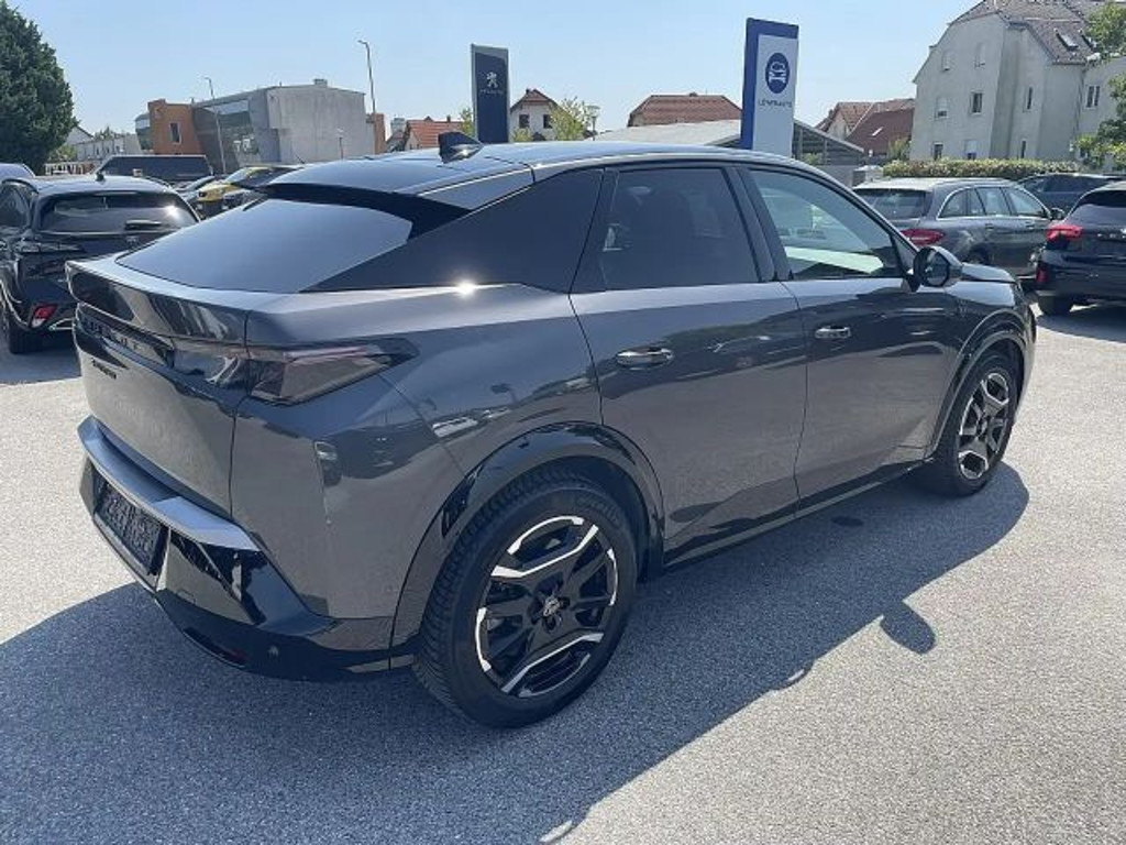 Peugeot E-3008