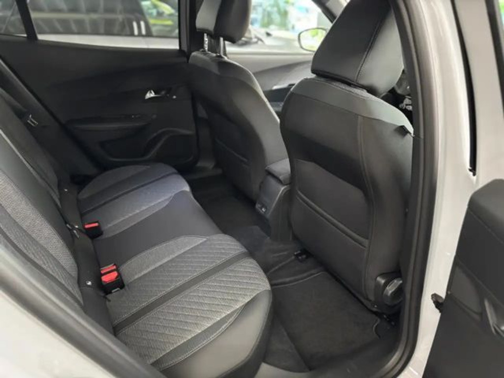 Peugeot e-2008