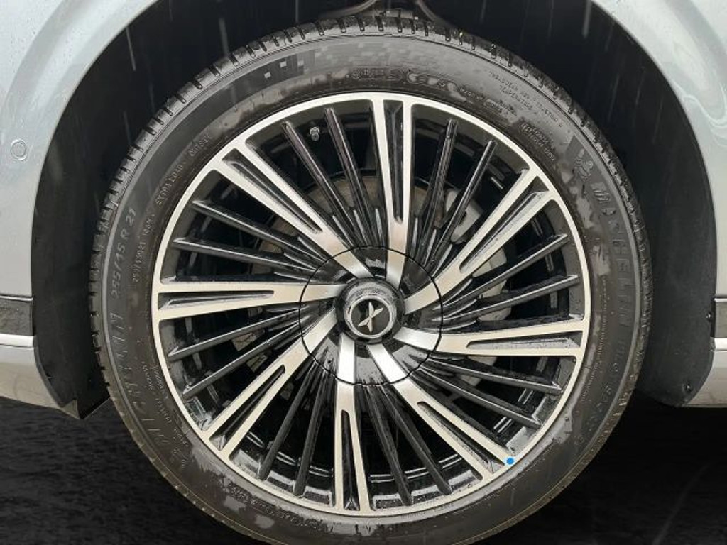 Xpeng G9