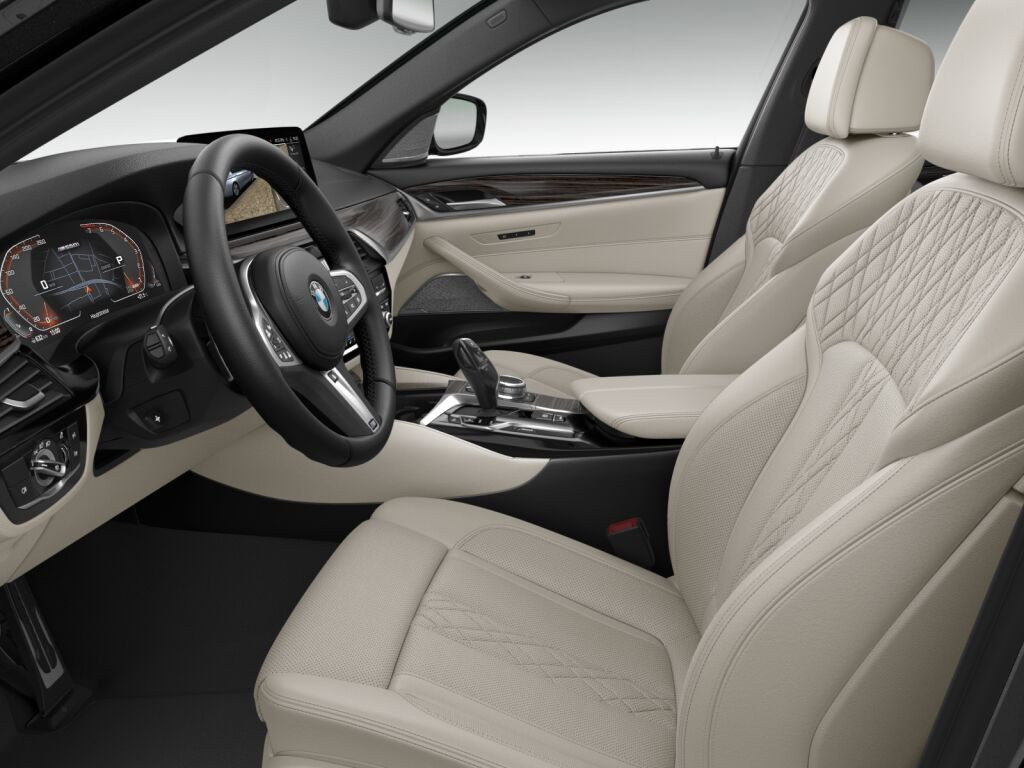 BMW M550