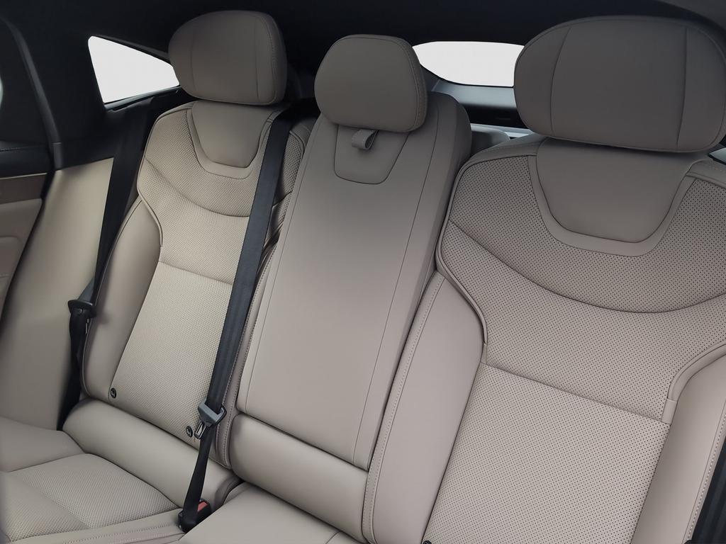 Volvo ES90