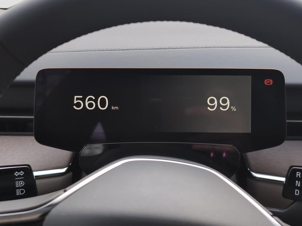 Volvo ES90
