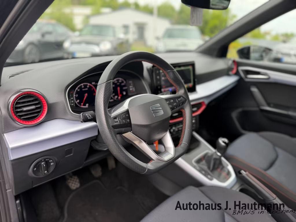 Seat Arona