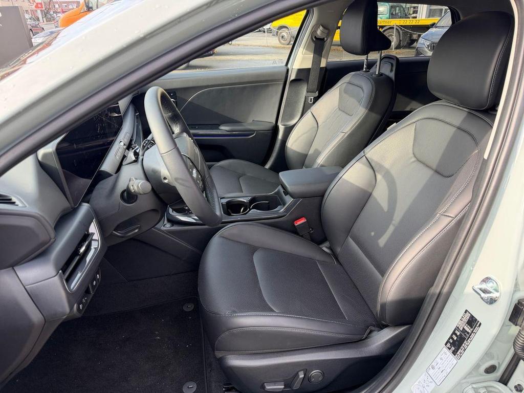 Kia K4