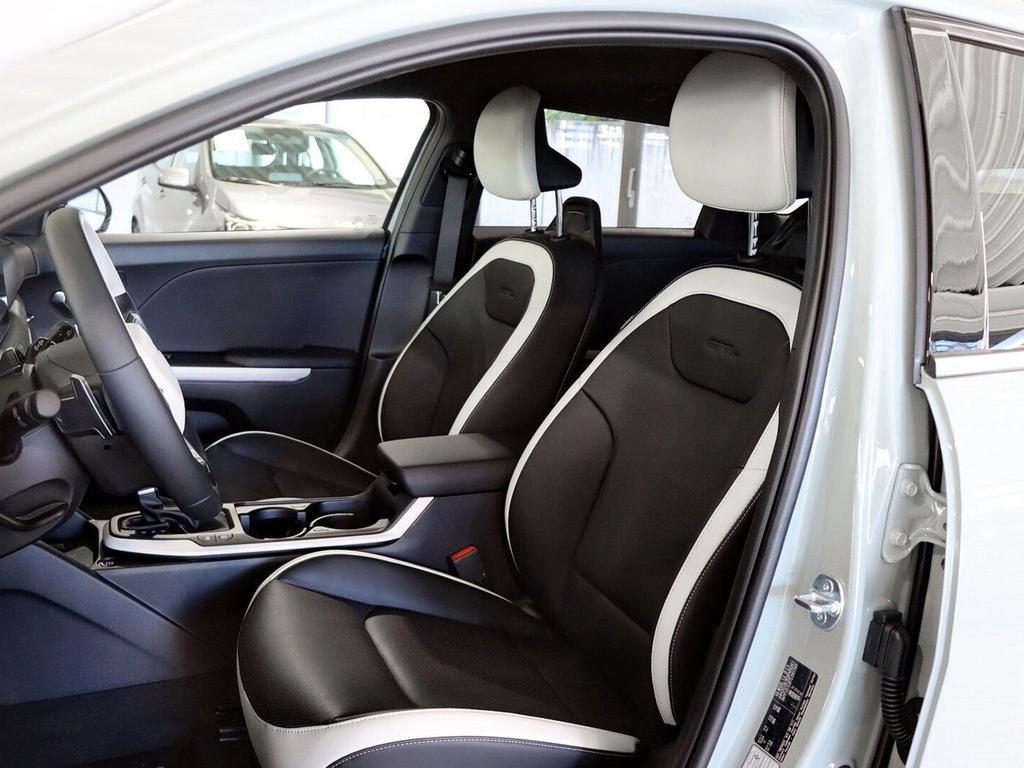 Kia K4