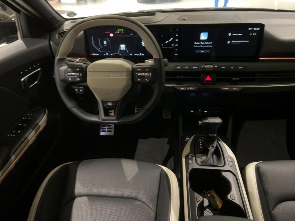Kia K4