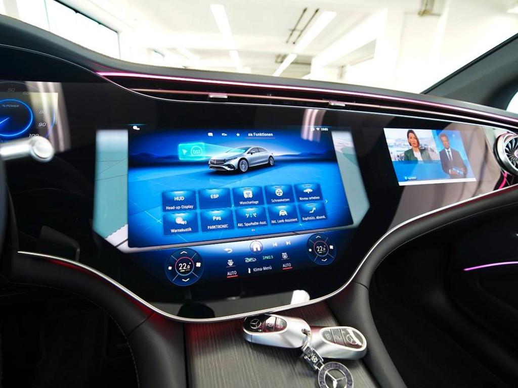 Mercedes-Benz EQS