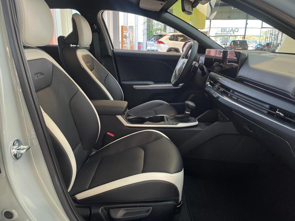 Kia K4