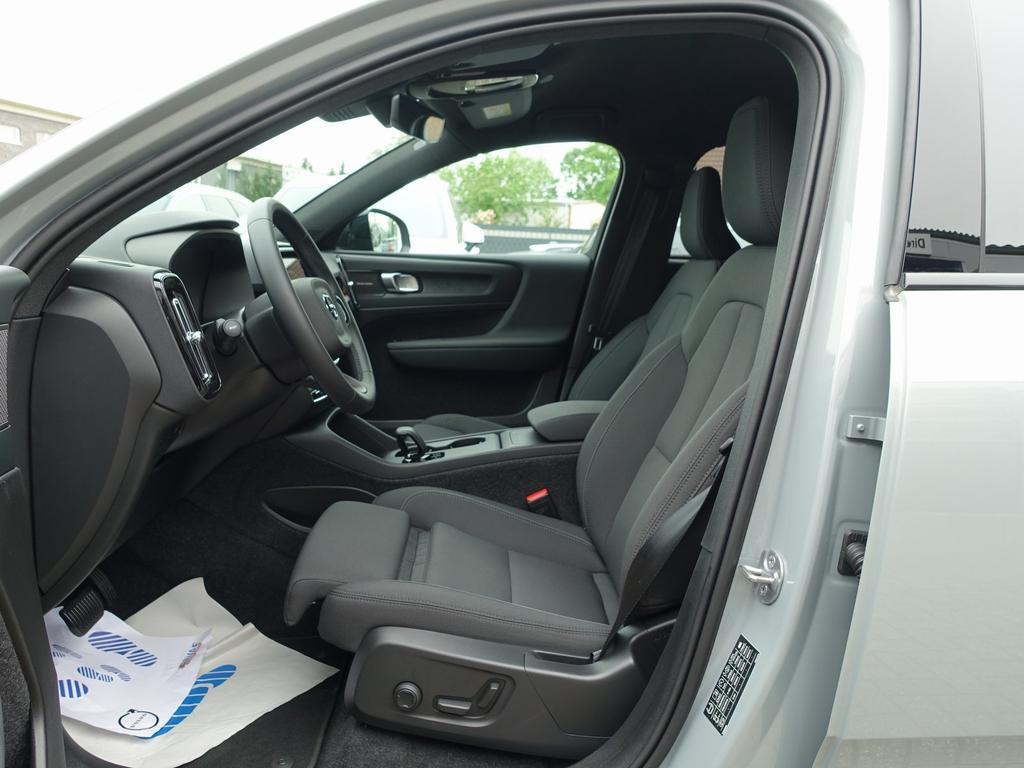 Volvo EX40