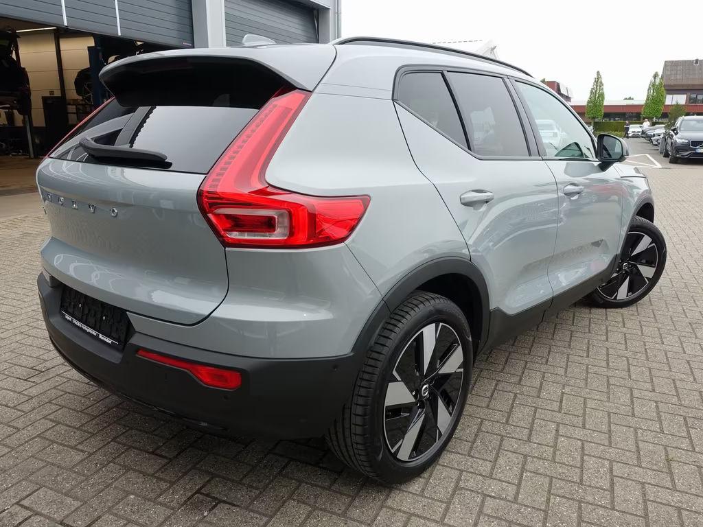 Volvo EX40
