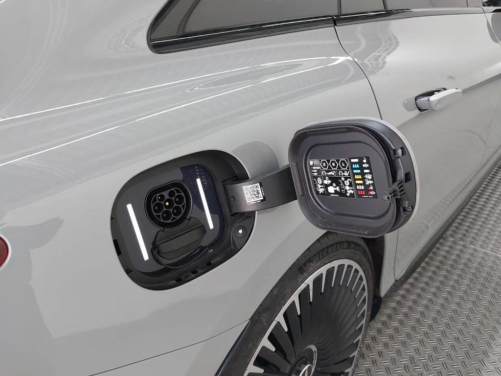 Mercedes-Benz EQE