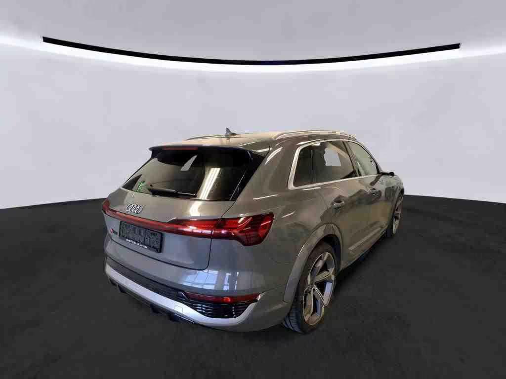 Audi SQ8 e-tron