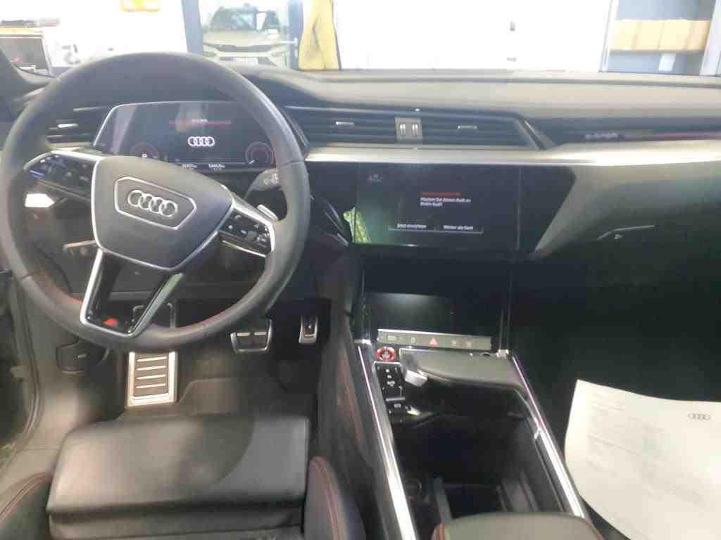 Audi SQ8 e-tron