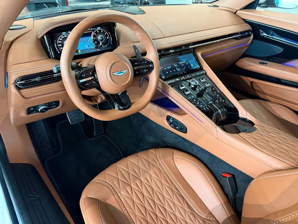 Aston Martin DB12