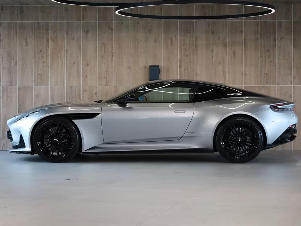 Aston Martin DB12