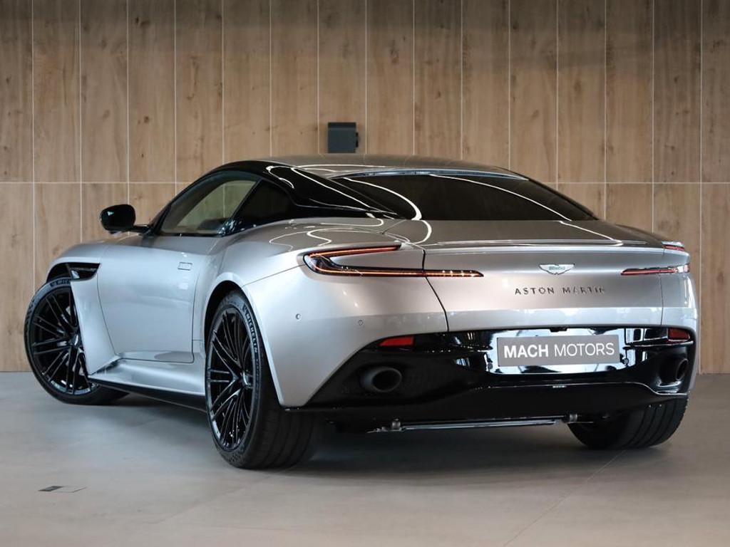 Aston Martin DB12