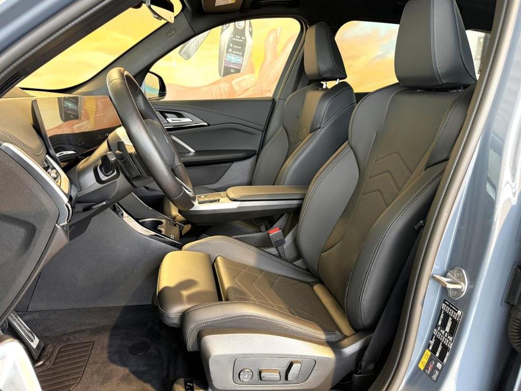 BMW iX1