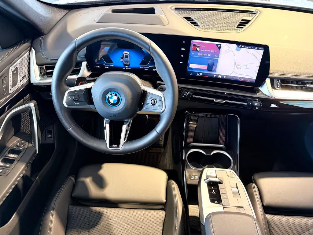 BMW iX1