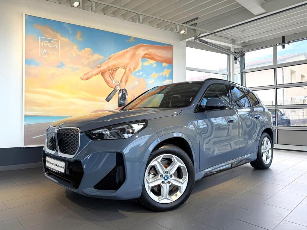 BMW iX1