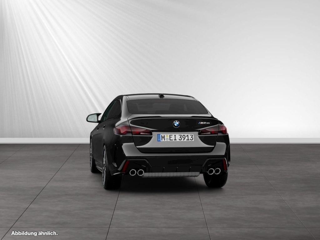 BMW M235