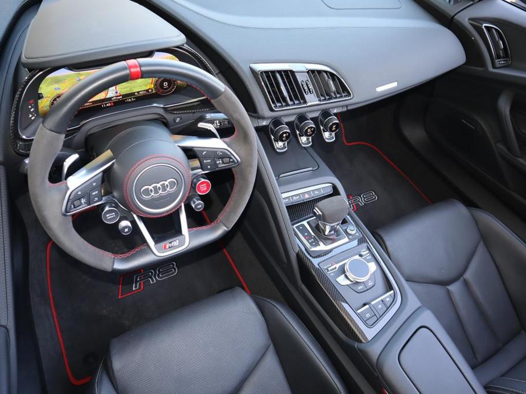 Audi R8