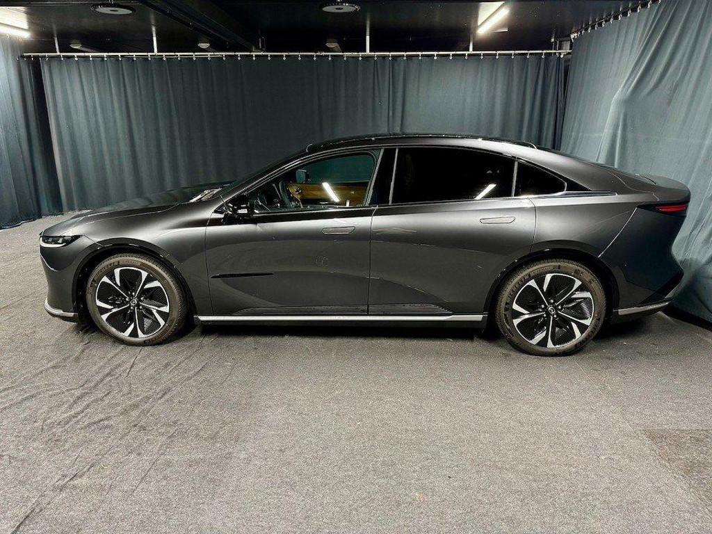 Mazda 6e