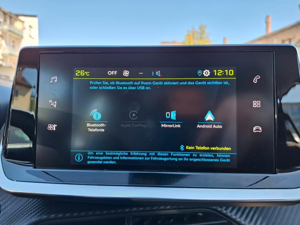 Peugeot e-208