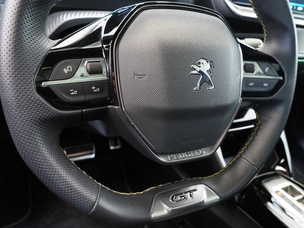Peugeot e-2008