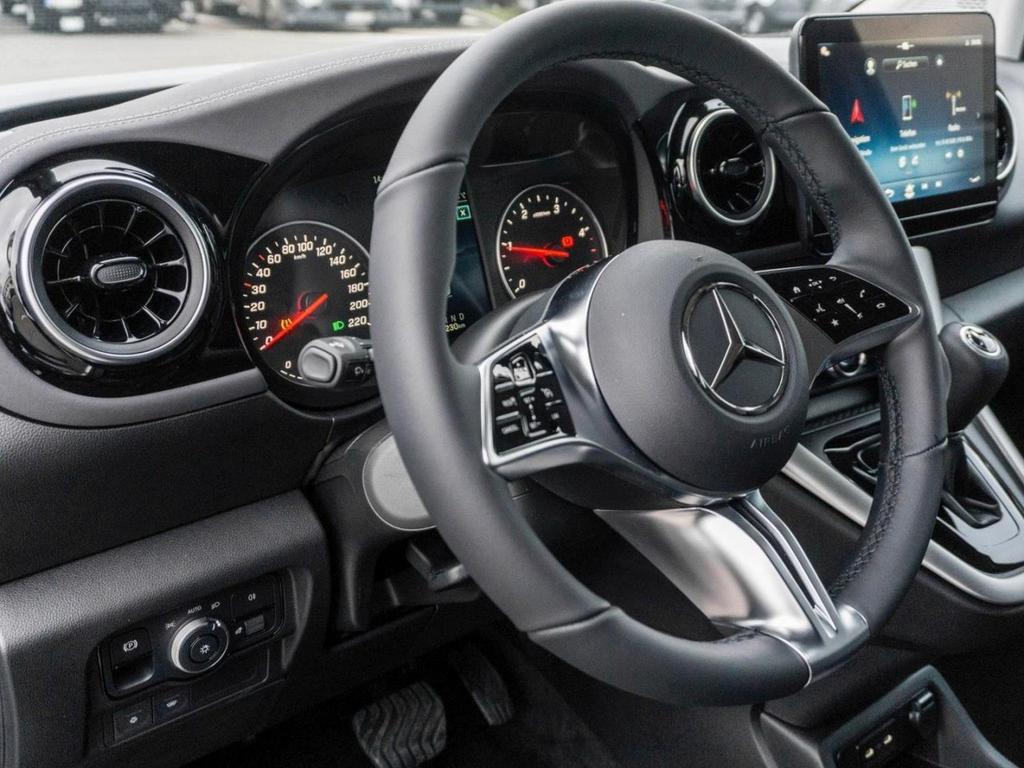 Mercedes-Benz T 180