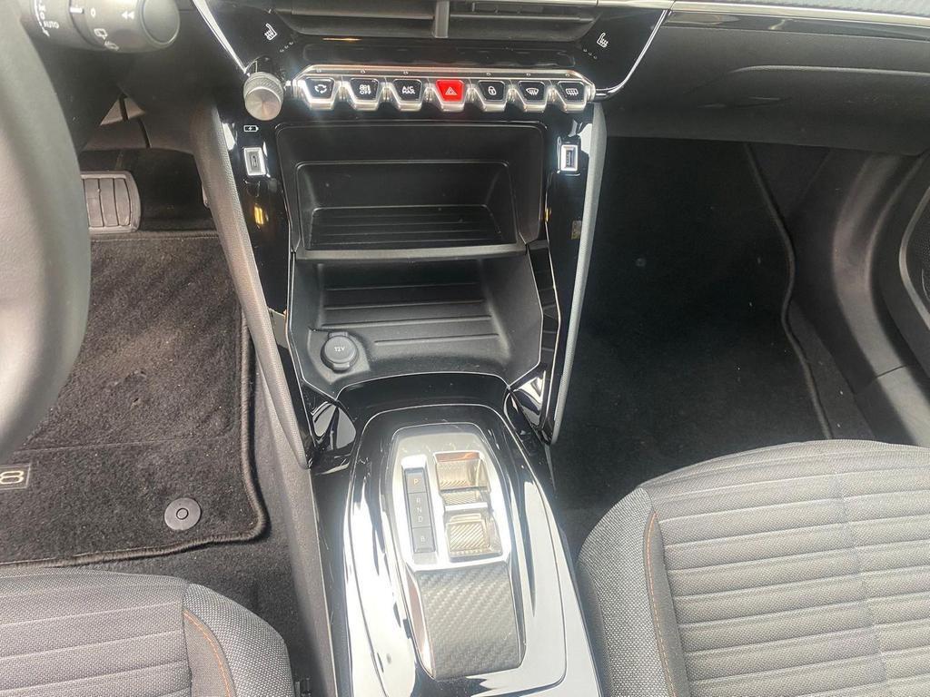 Peugeot e-2008