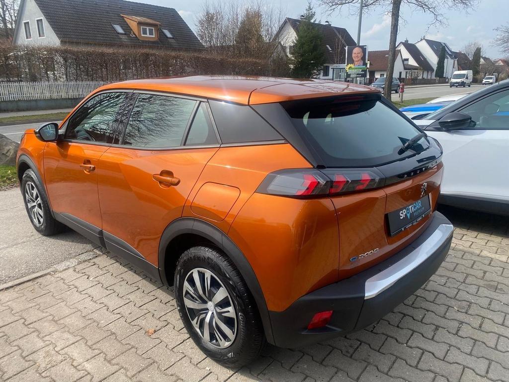 Peugeot e-2008