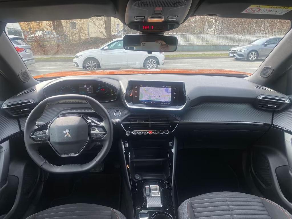 Peugeot e-2008